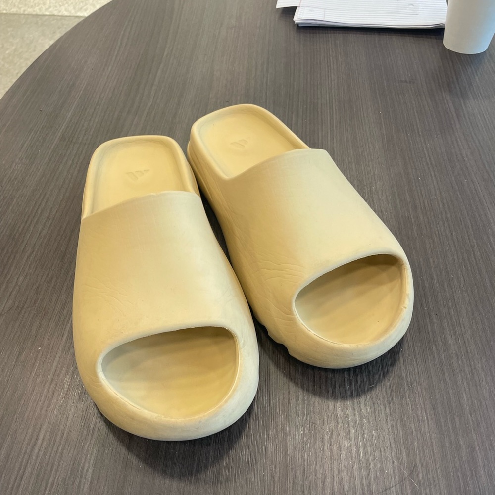 Yeezys Slides